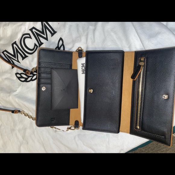 MCM crossbody wallet - Picture 2 of 2